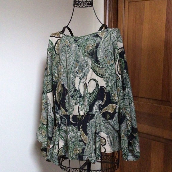 Band Of Gypsies Greenleaf Avenue Paisley Top, Small - Picture 9 of 9